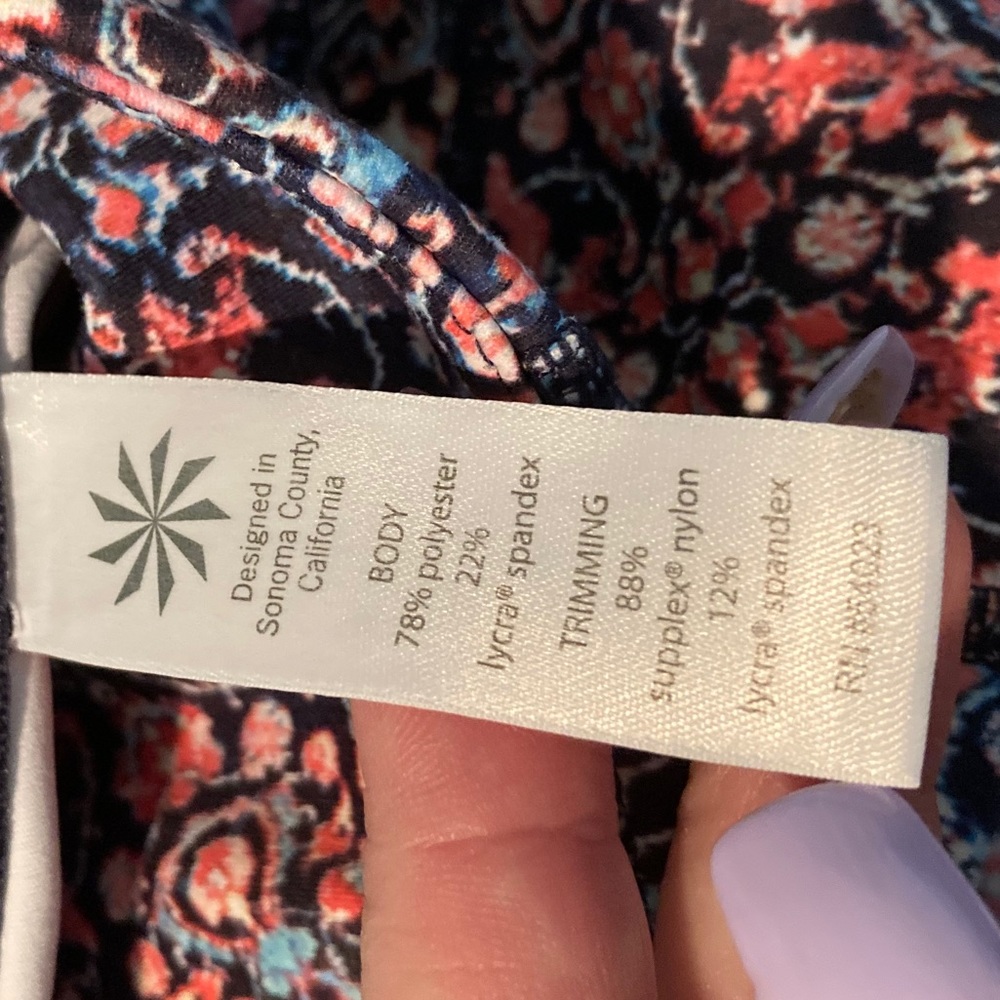 Athleta High Rise Cropped Pattern Leggings - Picture 4 of 4